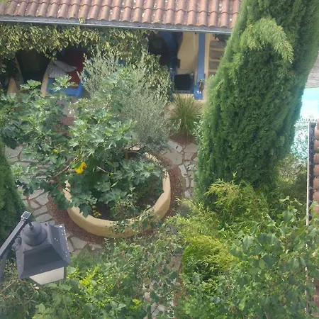 Chez Gillou Bed & Breakfast