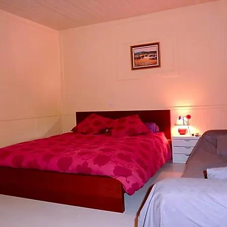 Chez Gillou Bed & Breakfast *